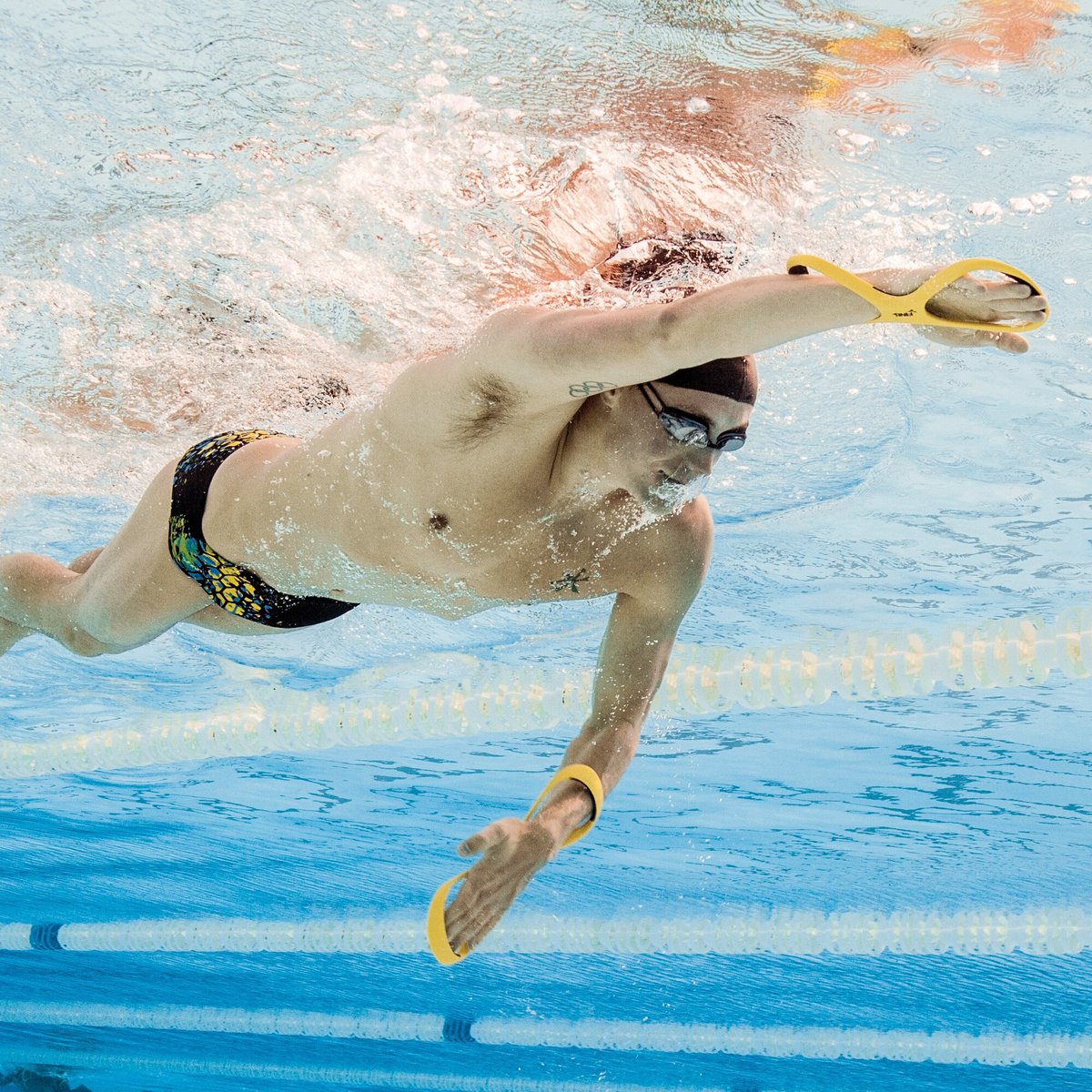 Înotător la liber cu FINIS Forearm Fulcrum galben
