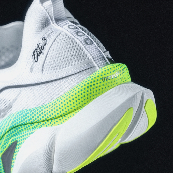 Dual layers of incrediRUN™ foam